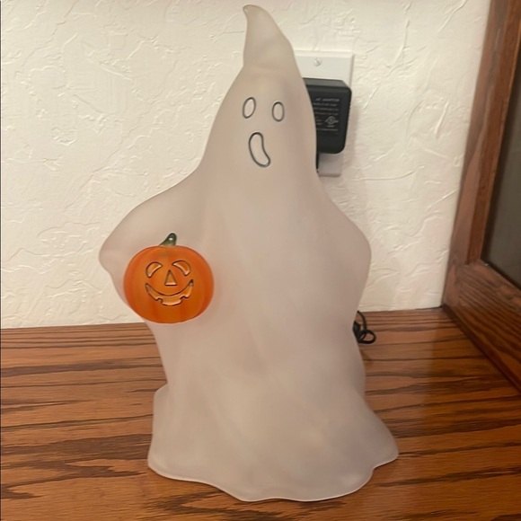 Department 56 light up musical ghost - Picture 3 of 6